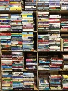 Romanttiset kirjat luovat tunnelman myös kotikatsomoon.